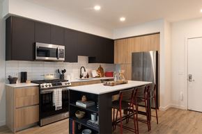Santa Clara apartment for rent - Two Bedroom Kitchen Island - Orlo Santa Clara
