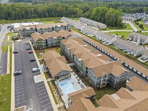 Boiling Springs apartment for rent - Grande at Geyser Falls Luxury Apartments Aerial View with Pool in Middle