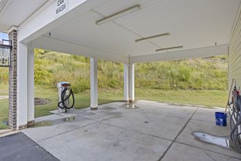 Car wash with free commercial vaccum