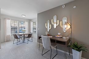 Temple apartment for rent - A dining room with a table and chairs.