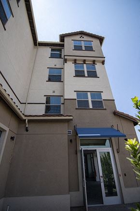 Pomona apartment for rent - SIde of Building
