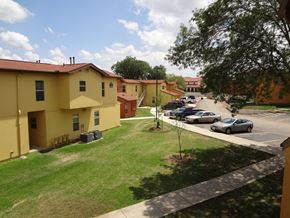 San Antonio apartment for rent - La Posada del Rey Exterior