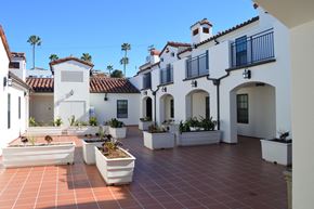 San Clemente apartment for rent - Las Palmas Village Courtyard