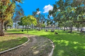 Los Angeles apartment for rent - Park with a dirt path at Hobart Apartments, Los Angeles, 90029