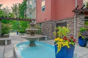 Redmond apartment for rent - Lush Courtyards With a fountain at Delano, Redmond, WA