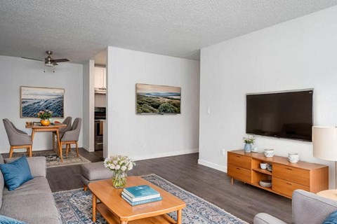 Floor plan for 2 beds, 1 bath, 1000 sqft