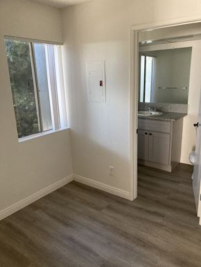 San Pedro apartment for rent - a small bathroom with a window and a sink