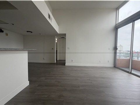 Floor plan for 2 beds, 2 baths, 748 sqft