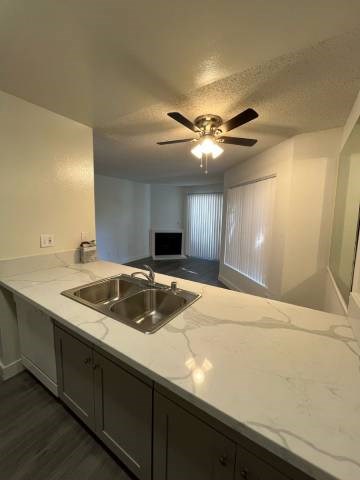 Floor plan for 1 bed, 1 bath, 700 sqft