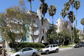 Los Angeles apartment for rent - the apartment building is shown in a photo