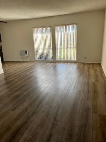 Floor plan for 2 beds, 2 baths, 750 sqft