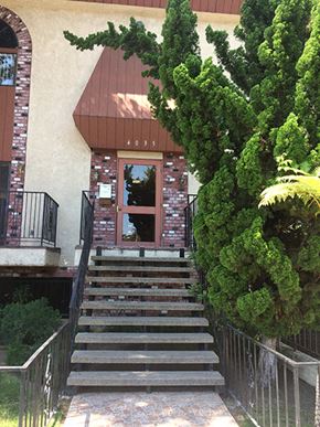 Los Angeles apartment for rent - a set of stairs in front of a building