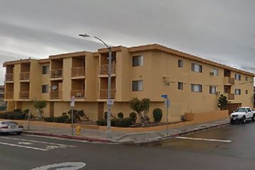 San Pedro apartment for rent - an apartment building on the corner of a city street
