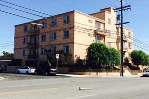 Los Angeles apartment for rent - an apartment building on the corner of a street