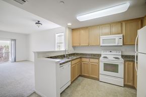 San Ramon apartment for rent - Kitchen at Valencia at Gale Ranch, San Ramon, 94582