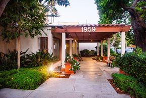 Santa Monica apartment for rent - 1959 Cloverfield Blvd Entrance