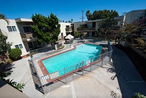 Santa Monica apartment for rent - Swimming pool with surrounding fence