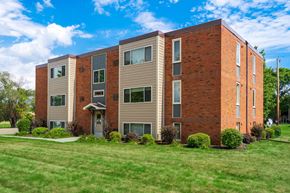 White Bear Lake apartment for rent - our apartments offer a spacious courtyard with green grass