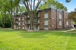 Mankato apartment for rent - our apartments offer a spacious courtyard with green grass