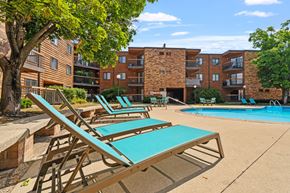 St Cloud apartment for rent - our apartments have a pool and lounge chairs