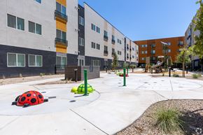 Phoenix apartment for rent - Refreshing Splash Pad