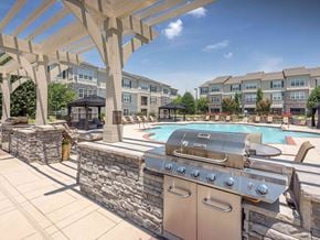 Knoxville apartment for rent - BBQ by the pool at Amberleigh Bluff, Knoxville, Tennessee
