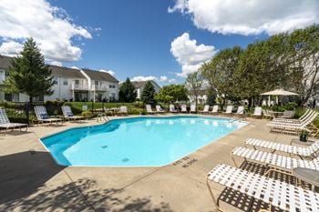 Swimming pool & clubhouse