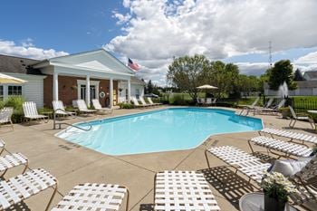 Swimming pool & clubhouse