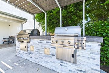 Van Nuys apartment for rent - Country Club Apartments