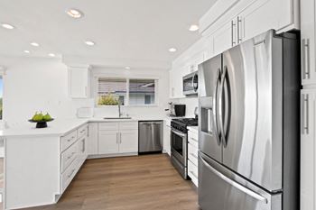Stainless steel appliances (in select units)