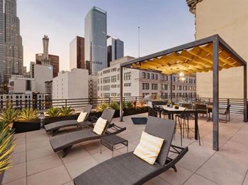 Historic building in the heart of dtla
