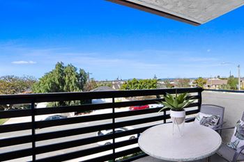 Patio/balcony*