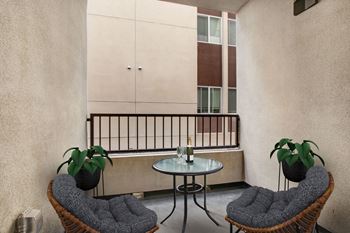 Private balcony/patio