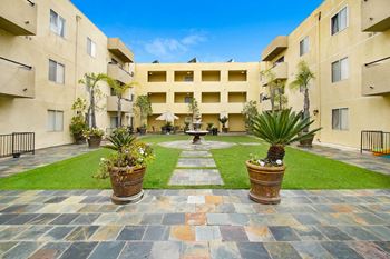 Courtyard with outdoor grilling