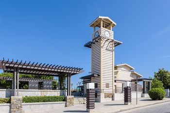Just a three-minute stroll to the newhall metrolink station, providing a convenient connection to la union station