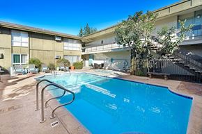 Tarzana apartment for rent - the swimming pool at our apartments