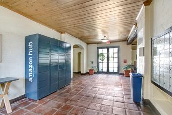 Amazon hub lockers