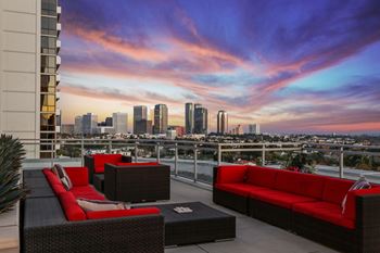 Panoramic rooftop deck