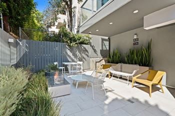 Outdoor lounge
