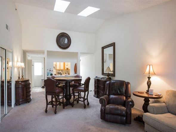 Newark apartment for rent - Dining-Living Room