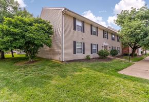 Evansville apartment for rent - Exterior of an apartment building at Ashley Pointe Apartments