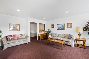 Lebanon apartment for rent - Community room lounge with comfortable seating at Lebanon Manor Apartments.