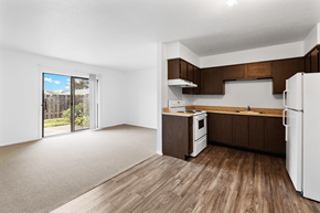 Lebanon apartment for rent - Kitchen and living room in a 1-bedroom, 1-bathroom apartment at Lebanon Manor Apartments.