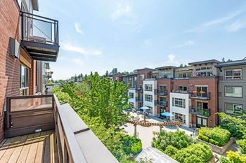Private community courtyard