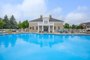 Aurora apartment for rent - the swimming pool at the club at highlands apartments