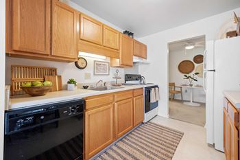 Well-equipped kitchen with dishwasher