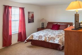 Lilitz townhouse for rent - Large Bedroom at Highlands at Warwick Apartments, Lilitz, Pennsylvania