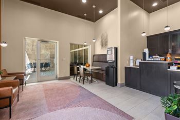 Wi-fi complimentary hot beverage bar (coffee, tea and hot chocolate)