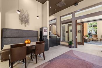 Wi-fi complimentary hot beverage bar (coffee, tea and hot chocolate)
