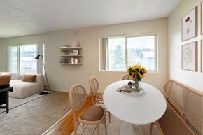 Chehalis apartment for rent - A dining room with a white table and chairs.